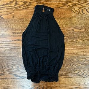 High neck no sleeve black shirt